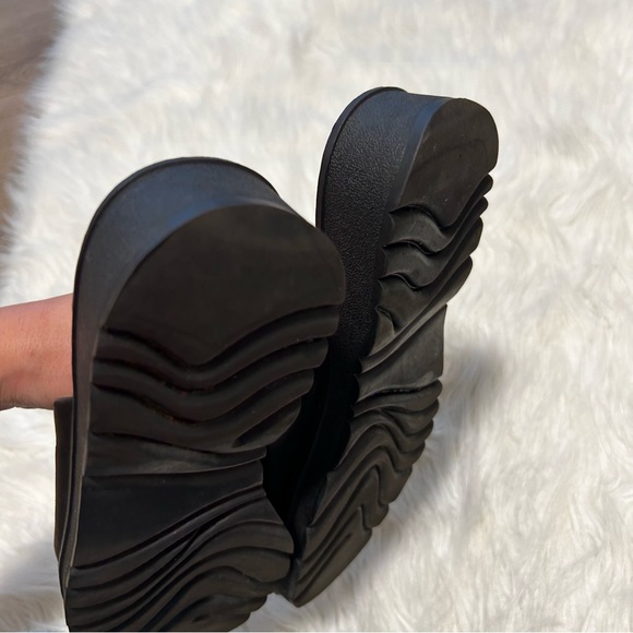 Vintage Cherokee Black Leather Chunky Platform Slip On Sandal Size 8 - Picture 3 of 12